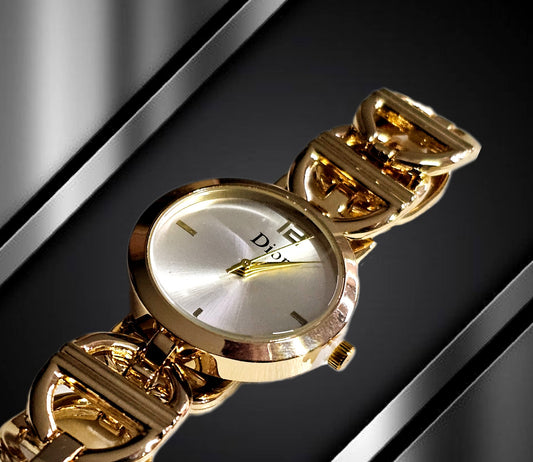 DIOR - SIMPLE AND ELEGANT